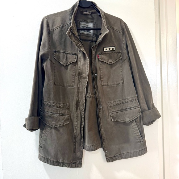 Levi's Khaki Utility Jacket with Star Patches Size M 100% cotton - Picture 3 of 10